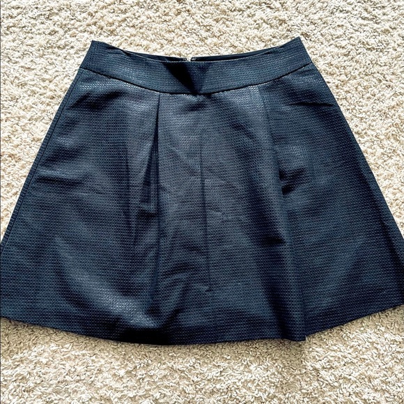 Banana Republic Dresses & Skirts - Banana Republic Metallic Mini Skirt- Size 2